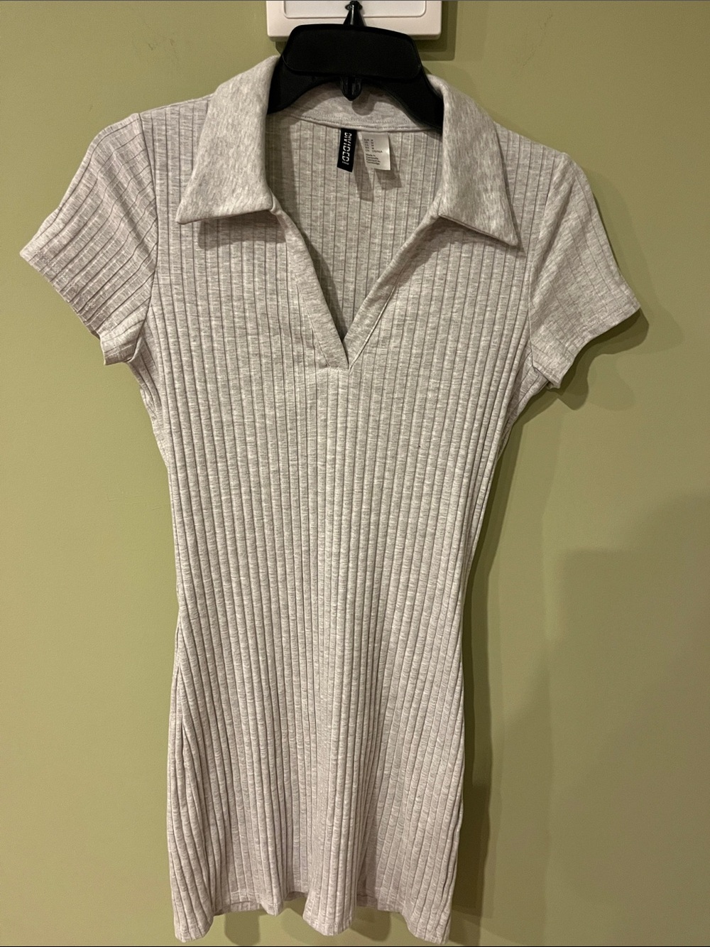 Heather Gray Ribbed Knit Collared Bodycon Dress Size M.